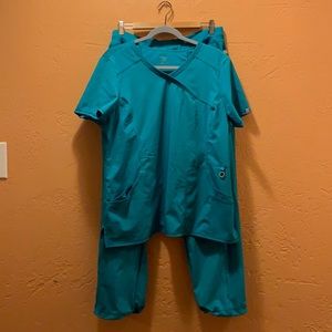 Cherokee Infinity Scrub Set